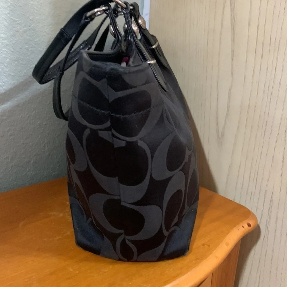 Coach, shoulder bag, and signature C